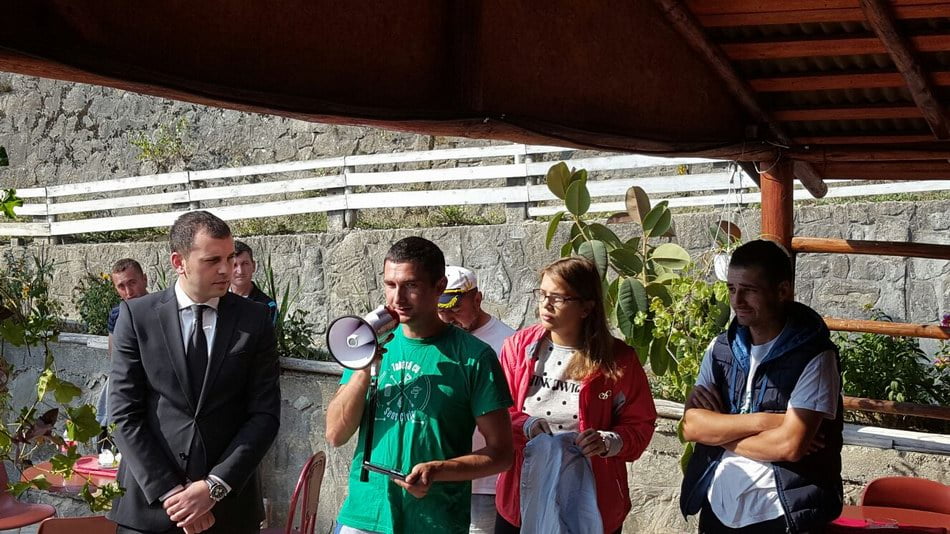 Subprefectul Vlad Ciurea, instrucţie cu voluntarii care vor ecologiza Lacul Izvorul Muntelui – Bicaz