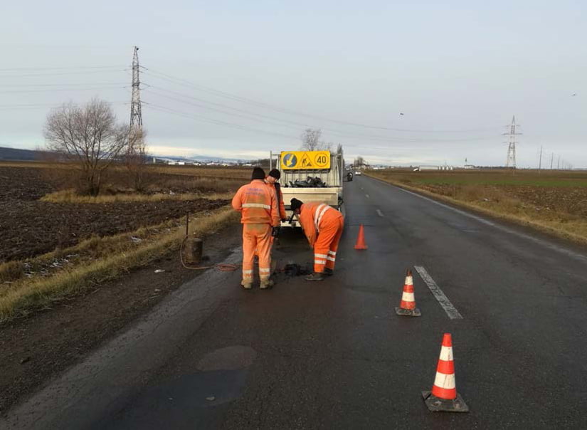 Reparaţii asfaltice de sezon pe drumurile naţionale