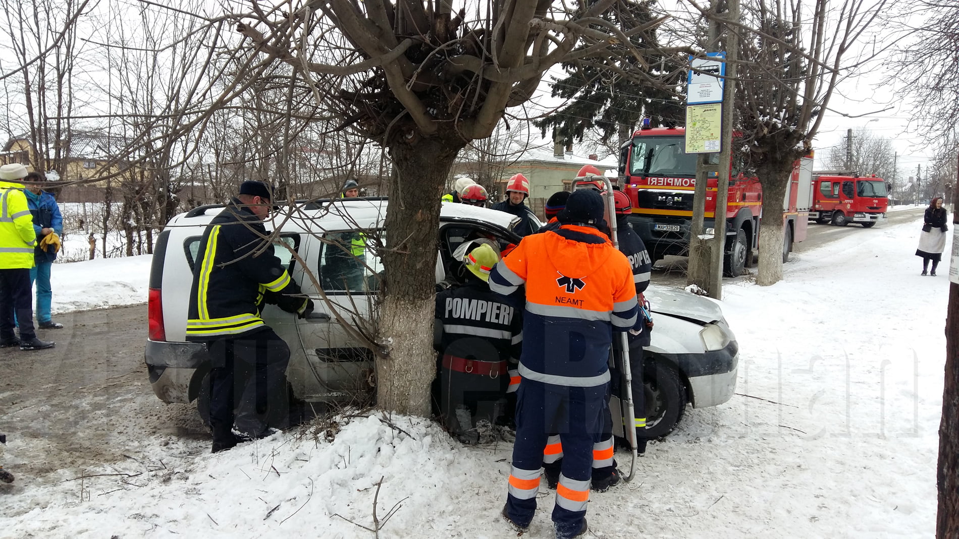 [VIDEO] Femeie încarcerată după un accident petrecut pe strada Bogdan Dragoș