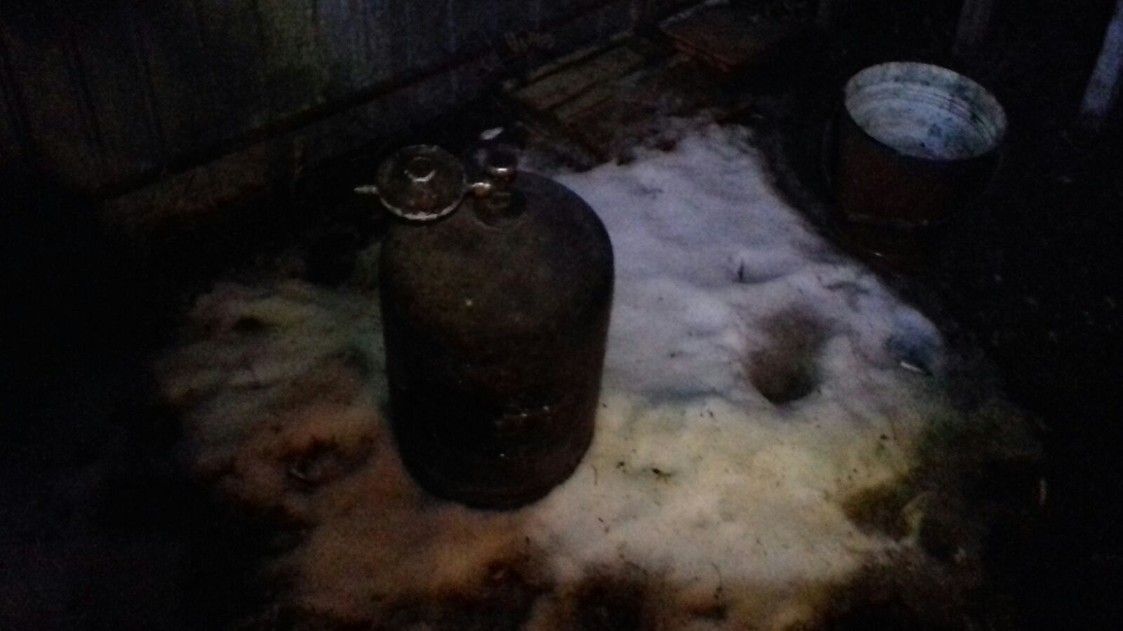O butelie a explodat într-o gospodărie din Sagna