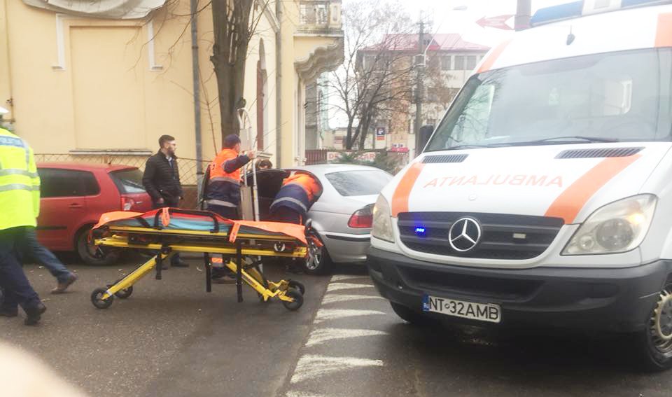 Un tânăr a ajuns la spital, după un accident petrecut pe strada Cuza Vodă