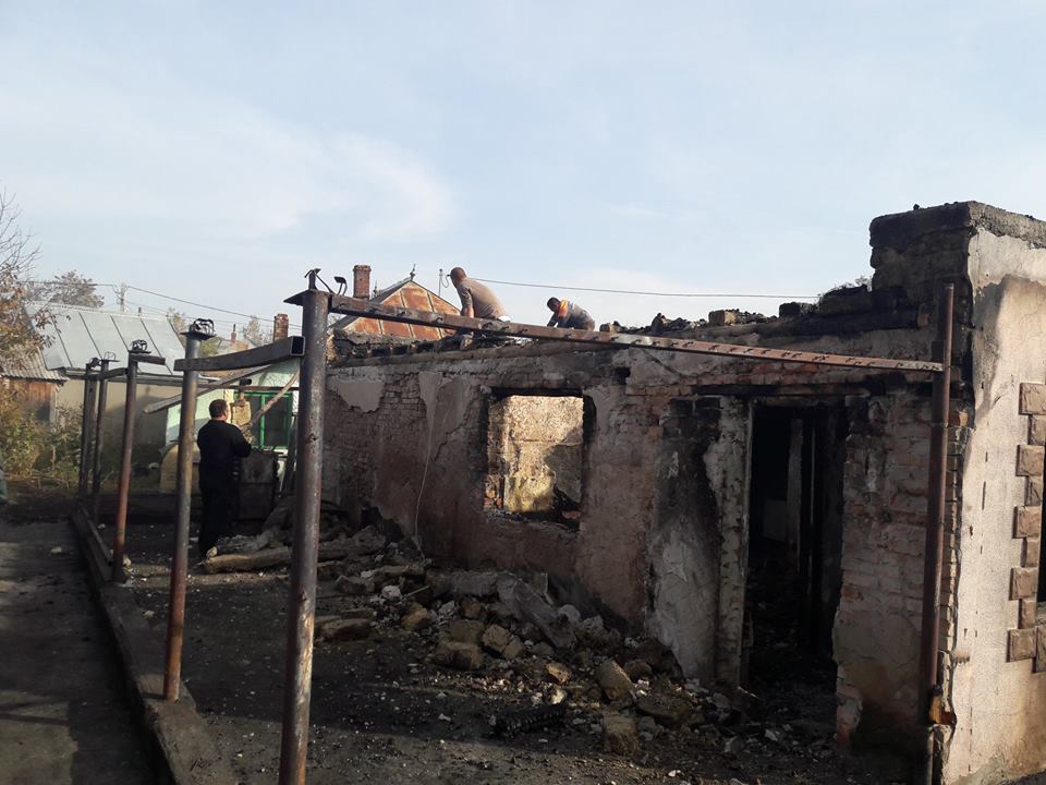 Apel umanitar pentru o familie rămasă fără casă în urma unui incendiu