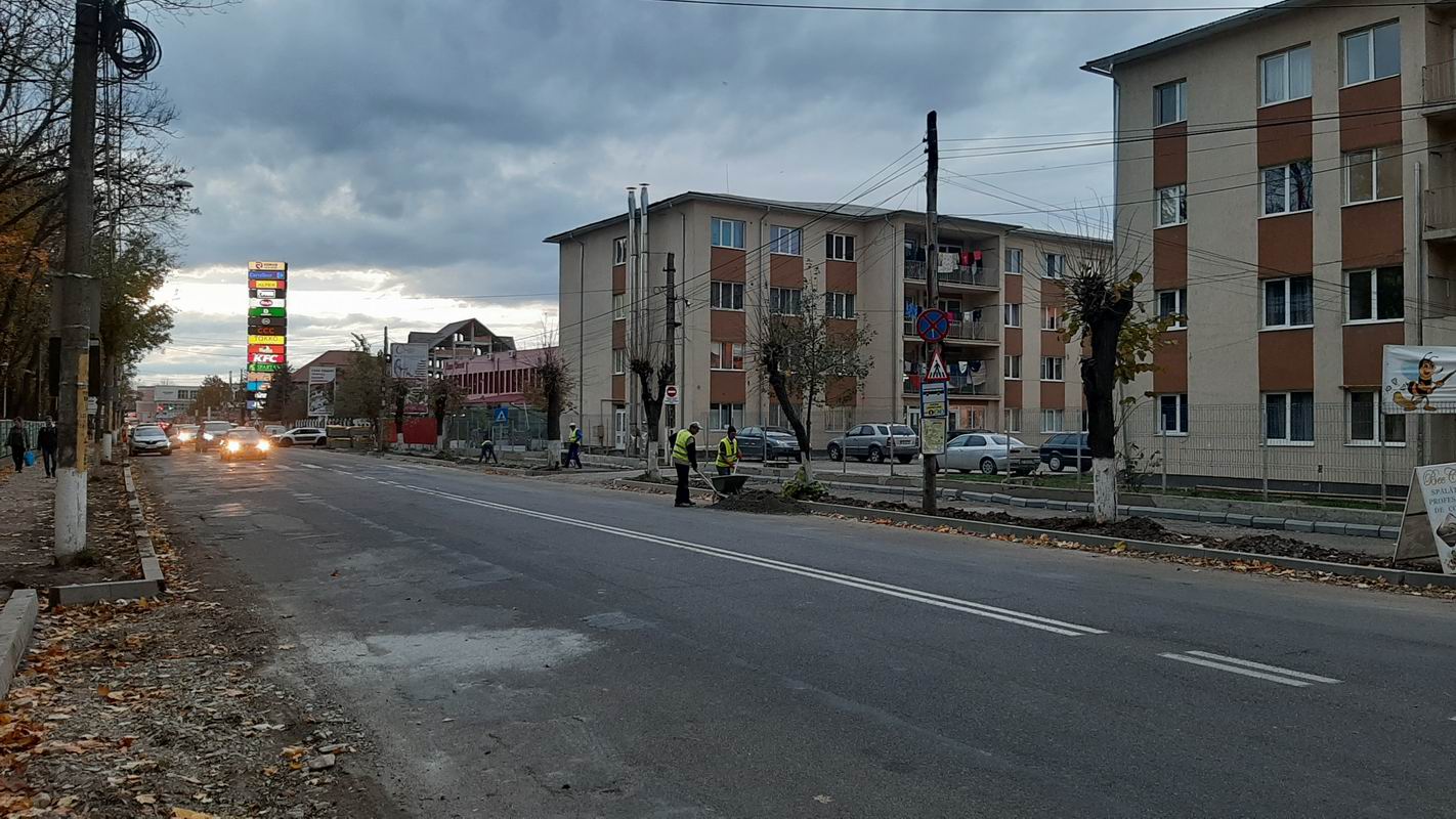 Începe asfaltarea străzii Mihai Viteazul