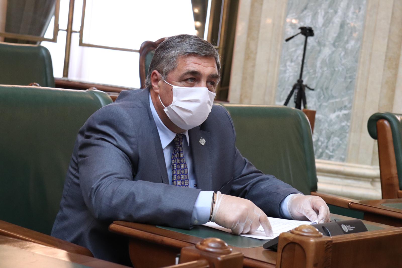 Senatorul Dan Manoliu: inițiativă parlamentară de modificare a legii pentru regimul circulației cetățenilor români în străinătate
