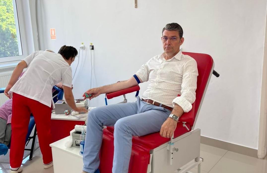 Primarul Leonard Achiriloaei îi îndeamnă pe romașcani să doneze sânge