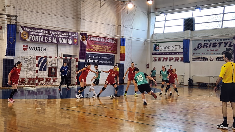 Handbalistele CSM Roman debutează duminică în noul campionat