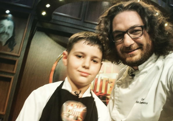 [VIDEO] Alexandru Mîrț, în vârstă de doar 10 ani, din Pildești, i-a impresionat pe maeștrii bucătari de la „Chefi la cuțite”
