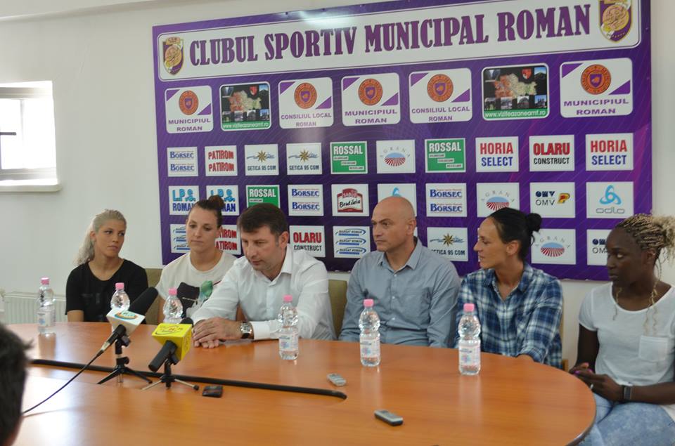 Echipa de handbal CSM Roman și-a prezentat lotul și obiectivele pentru noul sezon